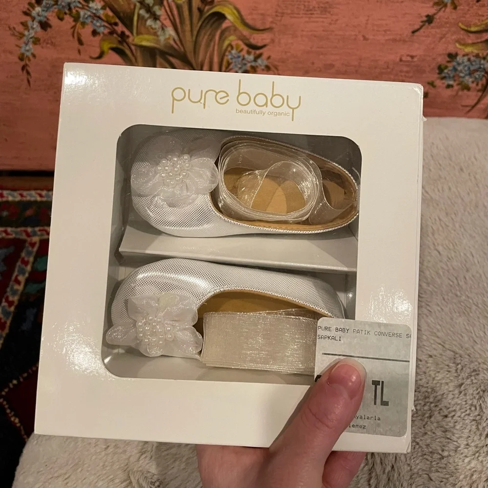 Baby shoes with cute flower Size 2
